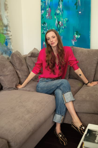 Mili, en la casa de Barrio Parque en la que vivía junto a su pareja. “Decidimos no hacer grandes cambios para darles estabilidad a los chicos. Estamos tranquilos porque consideramos que estamos
haciendo bien las cosas”, dice.
