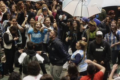 Militancia en el lanzamiento de la precandidatura de Juan Grabois