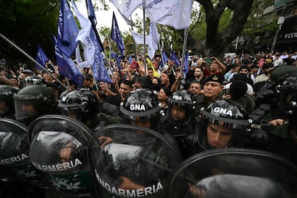 Militantes libertarios se movilizaron en Tres de Febrero para respaldar a Milei