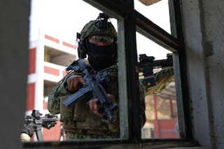 Militares mexicanos se entrenan contra el terrorismo a escasos meses del Mundial