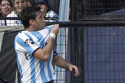 Milito seguirá seis meses más