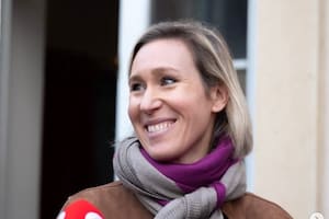Quién es la diputada francesa que impulsó la ley que prohíbe las redes sociales a los menores de 15