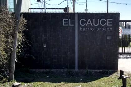 El hecho ocurrió en el country denominado “El Cauce”, de la localidad de City Bell, ubicado entre las calles 476 y 132 bis