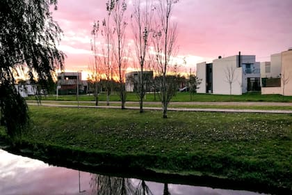 Las casas en construcción, al blanqueo