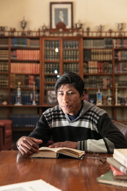 Milton Caminos en la Biblioteca de Yavi, hoy cerrada