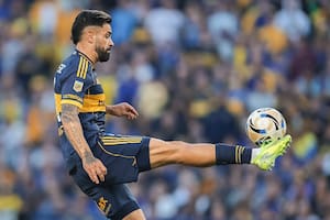 Tras un gol anulado a Defensa a instancias del VAR, Giménez puso en ventaja al Xeneize con una gran definición