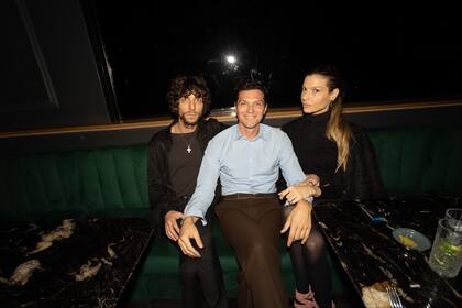 Milton Kremer, Facundo Garayalde y Chloé Bello.