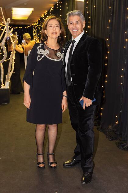 Mimi Blaquier –hija de la recordada Nelly Arrieta, que presidió durante 34 años la Asociación Amigos del Museo Nacional de Bellas Artes– junto a Daniel Ozán.