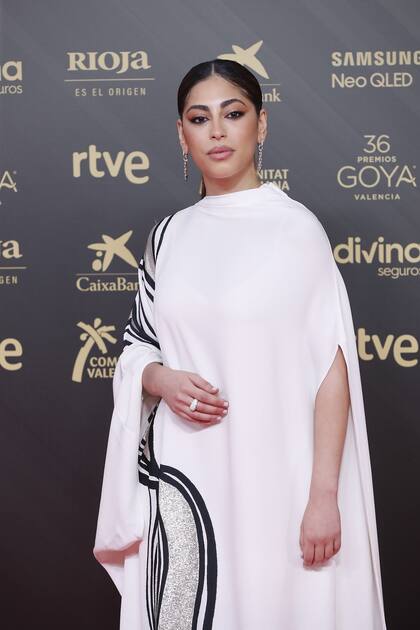 Mina El Hammani en la alfombra roja de los Premios Goya 2022