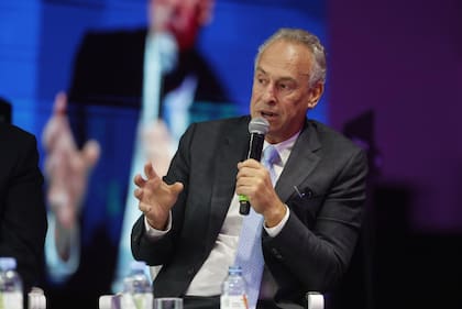 Mindlin acumula inversiones comprometidas por más de US$7500 millones entre TGS, Pampa Energía y Fértil Pampa, y salió a refutar la idea de que el sector energético genera poco empleo