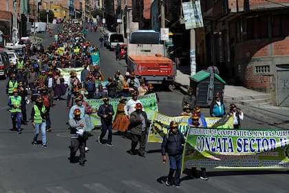 Mineros marchan en La Paz