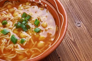 Sopa de garbanzos italiana