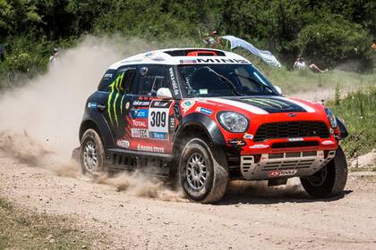 Mini All4 Racing. Mini lleva seis victorias, aunque las últimas dos fueron con el Buggy. Nos quedamos con el ganador de 2012 a 2015, que fue una gran adaptación del diseño del Countryman.