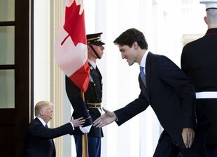 Mini Trump con el Primer Ministro de Canadá