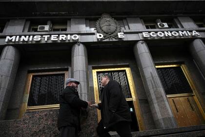 Ministerio de Economía (Photo by Luis ROBAYO / AFP)