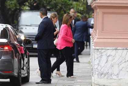 Llegada de ministros a Casa de Gobierno para la reunión de Gabinete; en la foto, Patricia Bullrich