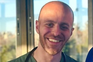 Suspendieron a un médico de un hospital bonaerense por difundir mensajes antisemitas en redes sociales