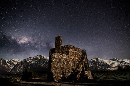 Mirador del viñedo Adrianna, en Gualtallary (Mendoza), de donde surgen vinos con los que Vigil obtuvo 100 puntos de la crítica internacional