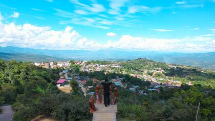 Mirador sobre el pueblo de Lamas, Perú.
