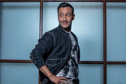 Mirar hacia atrás, una buena forma que encuentra el cantor para no tropezar con piedras recurrentes