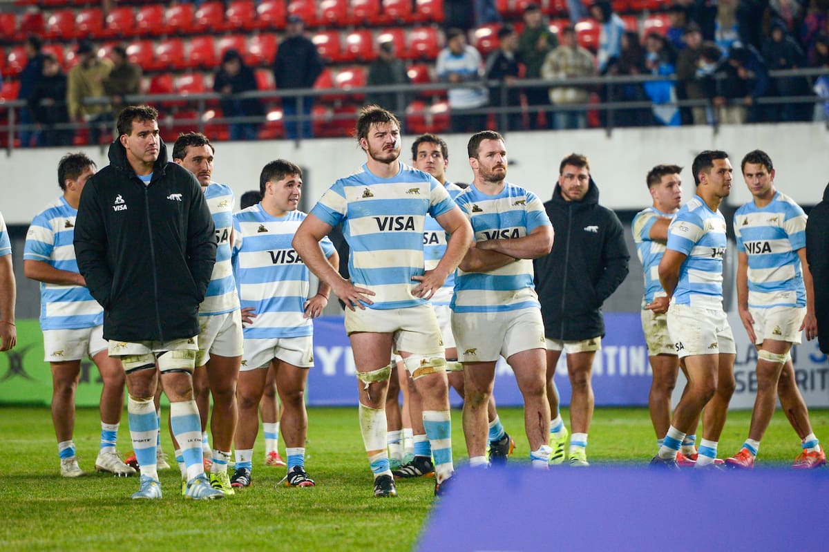 Los Pumas penetraron un piso de nivel que habían construido, ante la disciplina y la defensa inglesas
