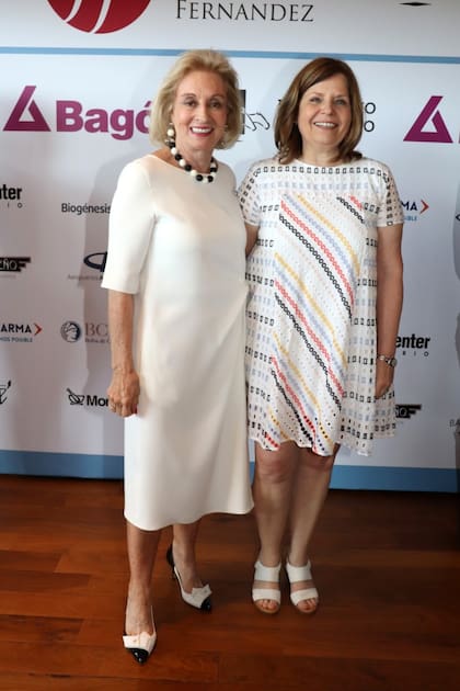 Miriam Bagó junto a la Ministra de Salud porteña Ana María Bou Pérez.