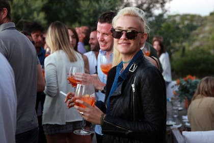 Miriam y Olivia Nervo, mirando el atardecer en el hotel Fasano