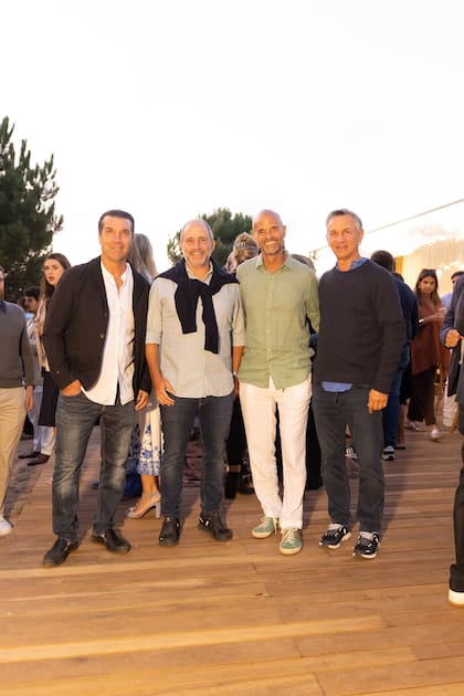 Mirko Schlossberg; Bachi Marques Peña, director comercial de La Nación; Fernán Saguier, accionista del grupo La Nación y Guillermo Dietrich, ex Ministro de Transporte.