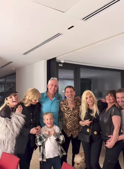 Mirko también estuvo presente en la celebración de su padre, que fue en su hogar