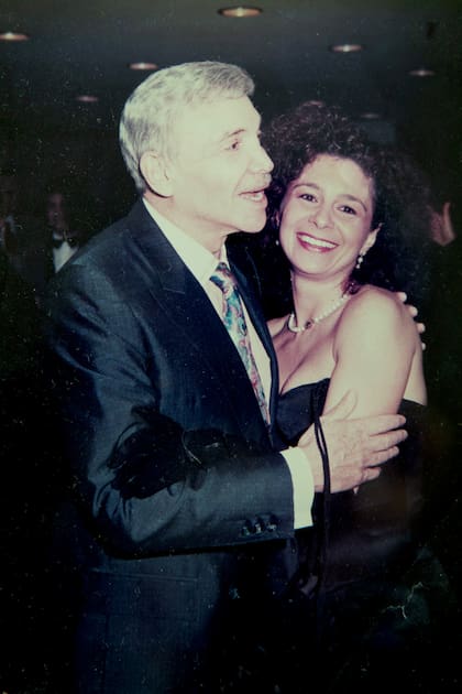 Mirta junto a su padre, Alejandro Romay