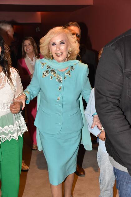 Mirtha disfrutó del show de Abel Pintos en el Teatro Tronador