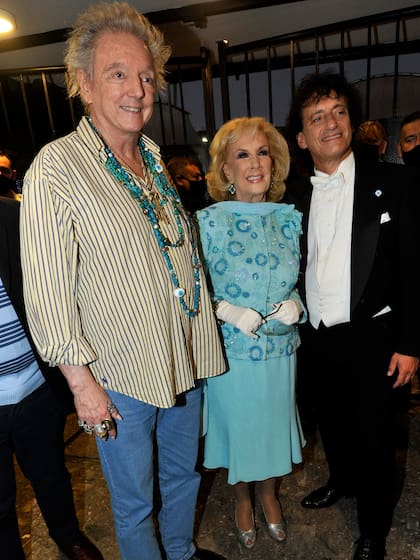 Mirtha, espléndida junto a Pepe Cibrián y Ángel Mahler