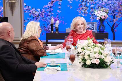 Mirtha la halagó a Carrió, pero también confesó que ni en los cortes dejó de hablar
