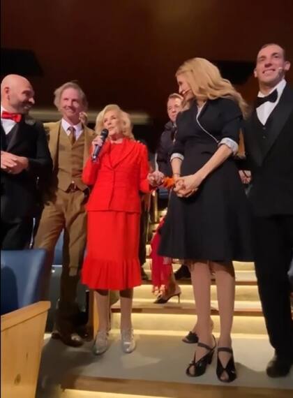 Mirtha Legrand asiste a la obra 39 Escalones