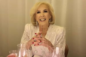 El cumpleaños de Mirtha Legrand: quiénes fueron los invitados, los imprevistos que generó la lluvia y sus "jugados" looks