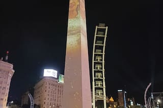 El ícono porteño celebra sus 90 años con observaciones desde su mirador, rock y mapping 3D