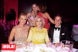 Las parejas que brillaron en la gala de Valeria Mazza a beneficio del Hospital Austral: las fotos