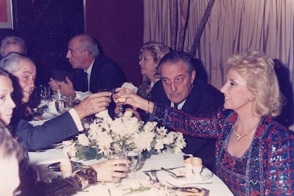 Mirtha Legrand y Daniel Tinayre eligieron el restaurant Le Club para celebrar su 40 aniversario de casados