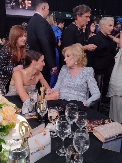 Mirtha Legrand y Juana Viale, muy compinches
