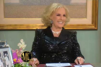 Mirtha, recuperada y conduciendo su programa nocturno