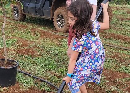 "Mis hijas ayudan a plantar los macarrones y cuidar de nuestros diferentes animales", contó en IG