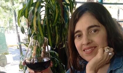 Mis rutinas también cambiaron: ya no podía hacer ejercicio de alto impacto, como correr o saltar. En su lugar, empecé a practicar yoga y tai chi, actividades más suaves que me permitían mantenerme activa sin arriesgar mi salud”.