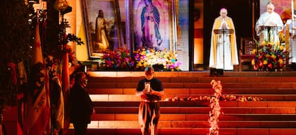 Misa y celebración del Día de los Muertos en Calvary Cemetery (lacatholics.org)