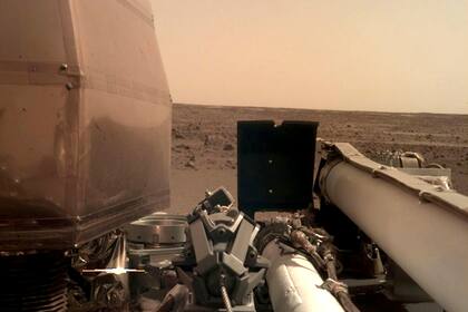 Imagen tomada por el aterrizador InSight Mars de la NASA utilizando su robótica