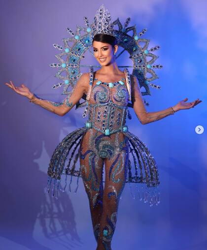 Miss Argentina presenta su traje típico para Miss Universo (Instagram/@luacfarsoni)