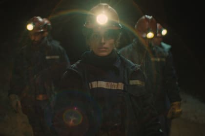 Miss Carbón reivindica la lucha de Carla Rodríguez por sus derechos laborales al ser una mujer trans que quiere ejercer de minera en Río Turbio (Fuente: Netflix)