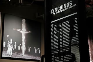 Mississippi halla artefactos del KKK que arrojan luz sobre ese violento grupo supremacista