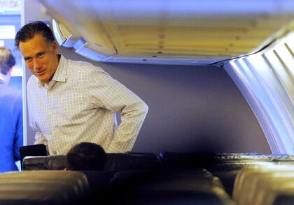 Mitt Romney en uno de sus viajes durante la campaña por las primarias republicanas