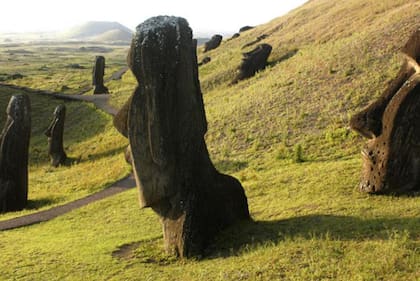 La mayoría de las estatuas originales fueron talladas entre 1100 y 1600 d. C.