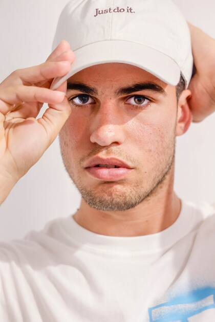 Modelo de tenista moderno: Carlos Alcaraz (19 años) se luce por su coraje y creatividad en los courts